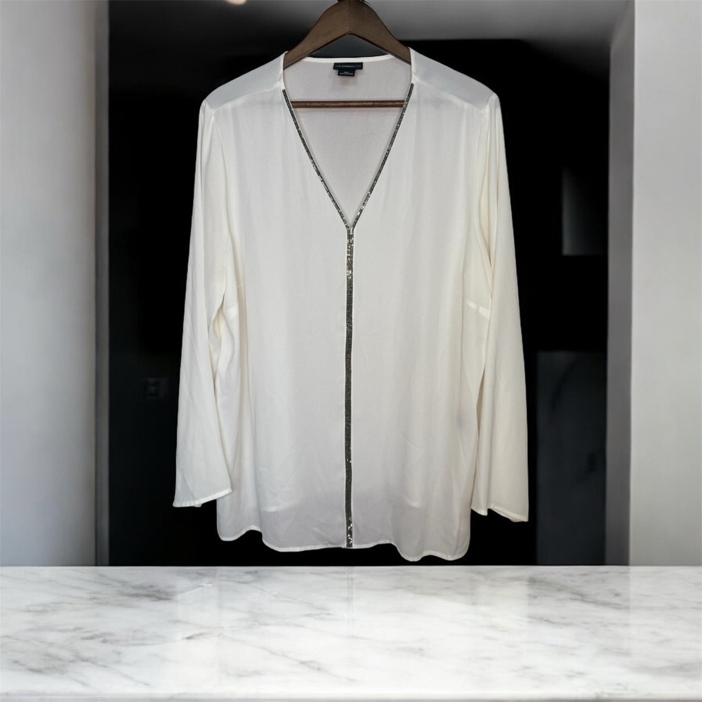Liz Claiborne White Long Sleeve Blouse with Silver Trim V-Neck